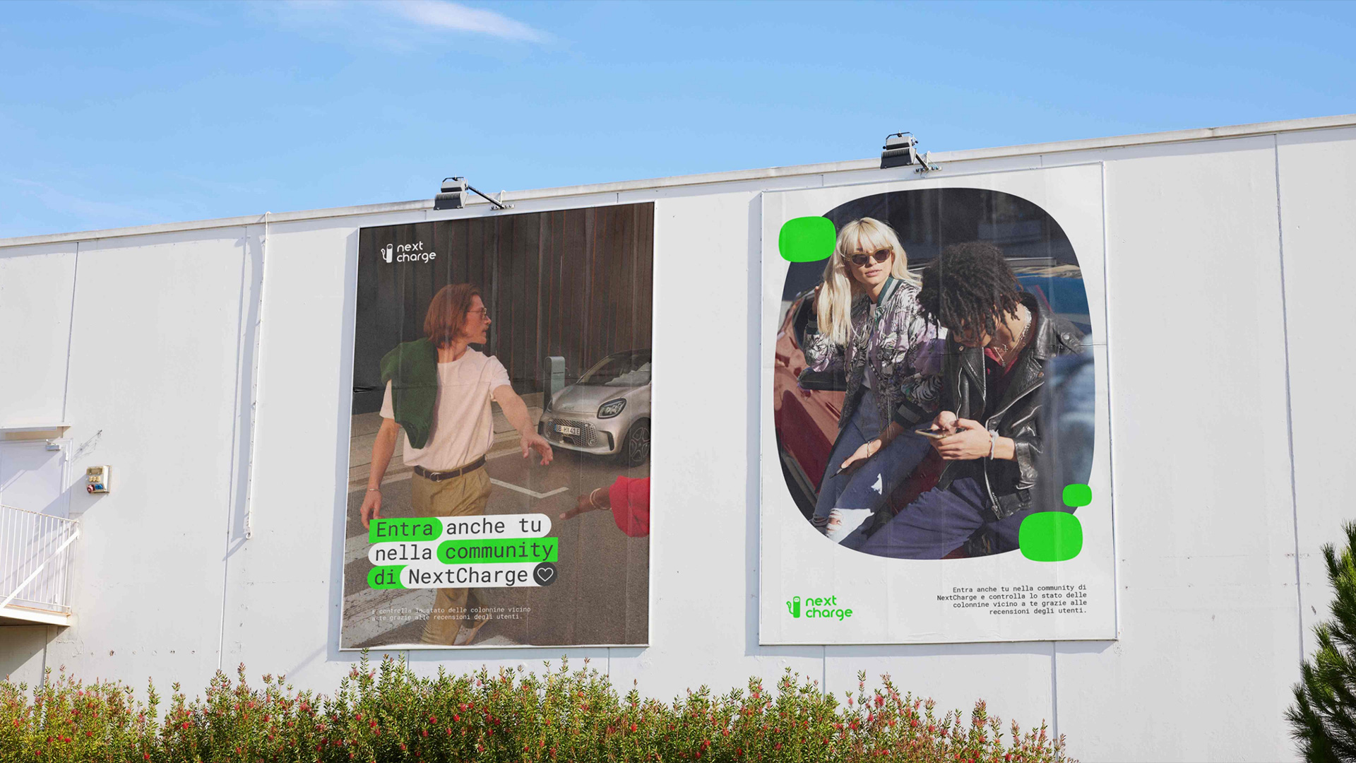 billboard di visual NextCharge con foo di giovani ragazzi in città, scritte e dettagli color verde acido