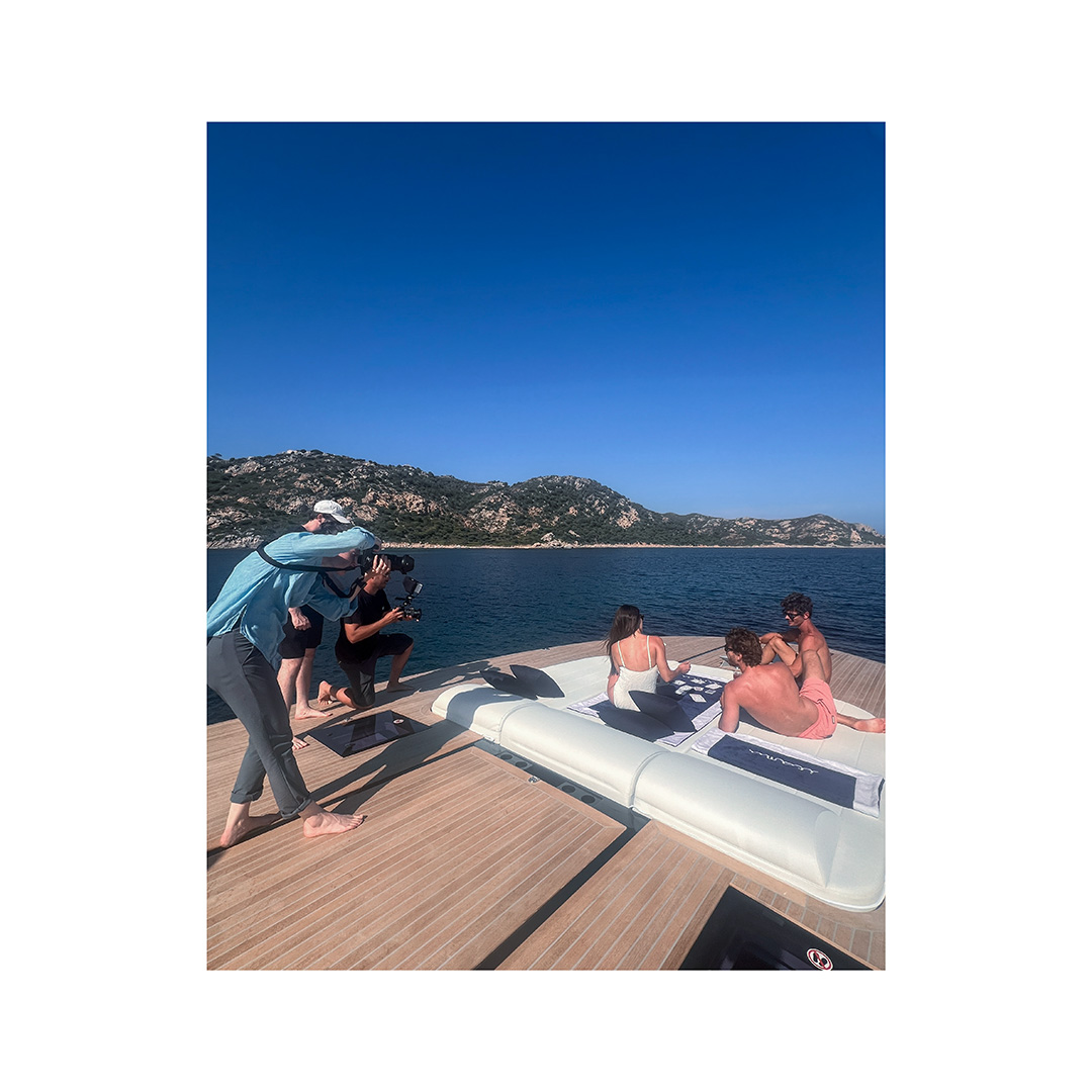 backstage di shooting fotografico su yacht